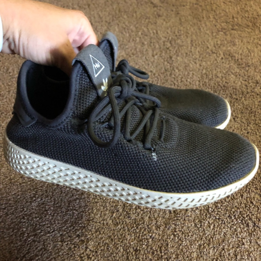 Adidas girls shoes size 4
